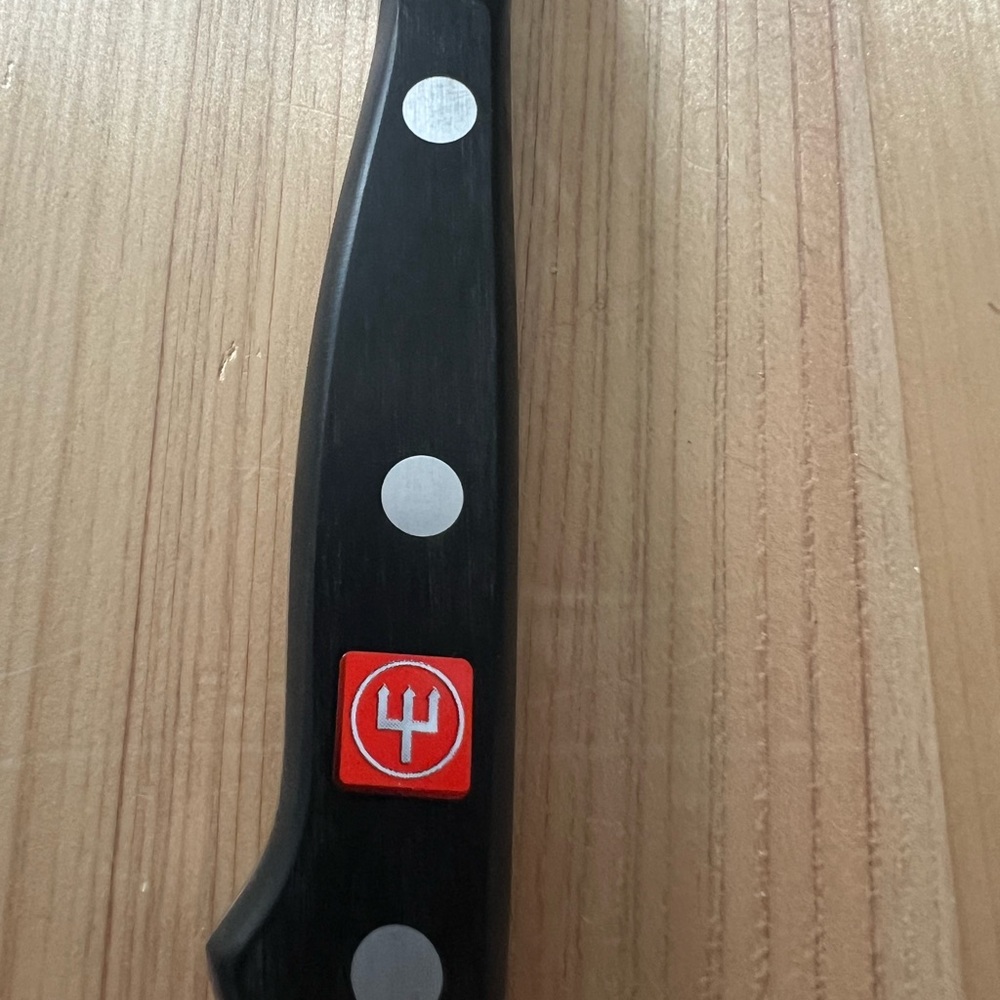 Wusthof Black Semi-Serrated Utility Knife - Picture 4 of 7